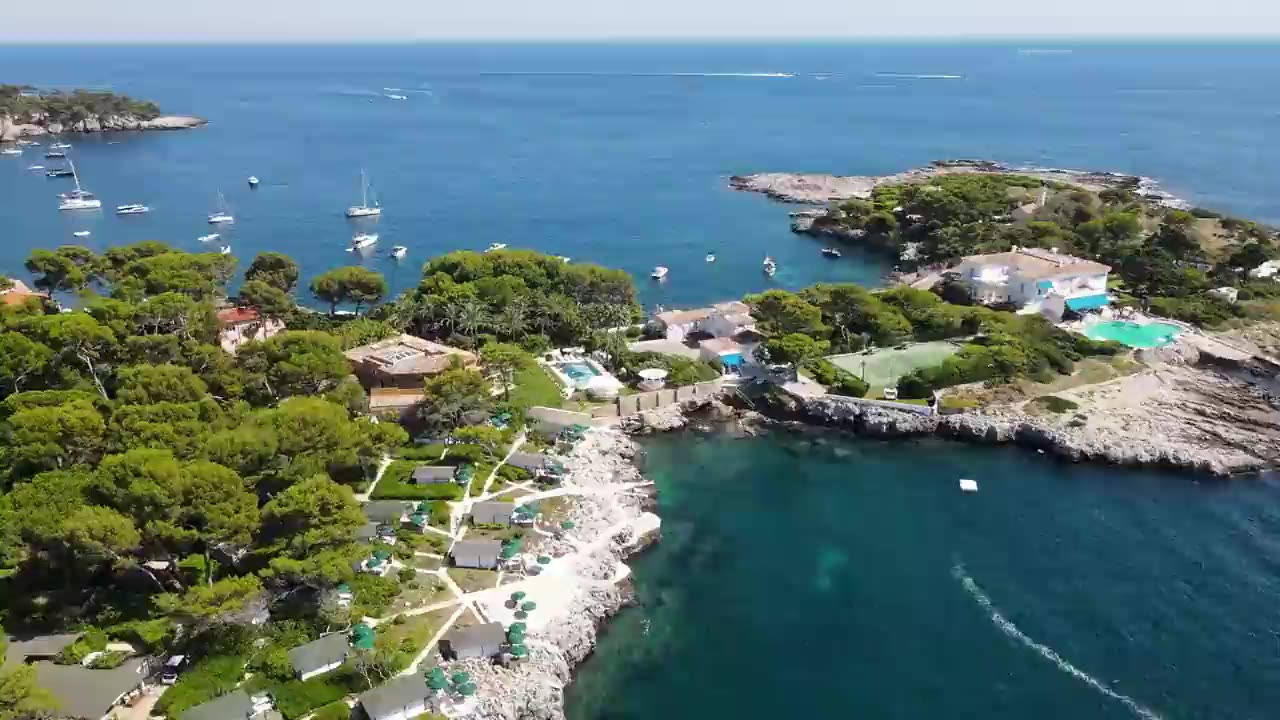 Billionaires’ Bay on Cap d’Antibes from the air